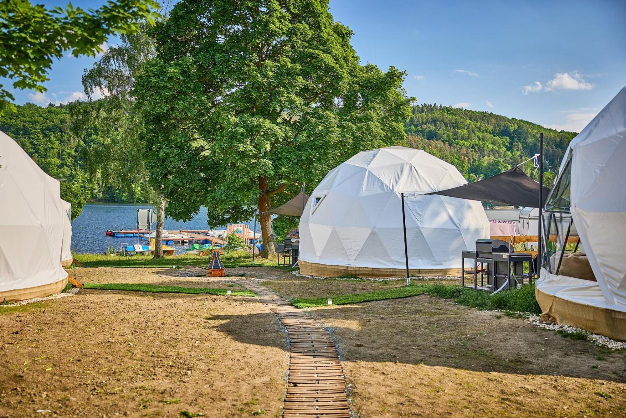 Отель Glamping Slapy Экстерьер фото